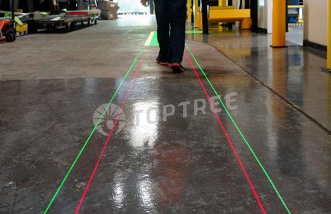 virtu&aacute;ln&iacute; laserov&yacute; liniov&yacute; projektor pro bezpečnost chodců