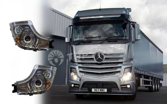 Actros Xenon f&eacute;nysz&oacute;r&oacute; DRL-el