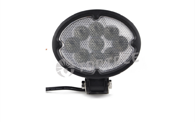27 W-os LED-es munkal&aacute;mpa